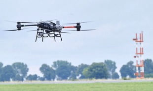 Drohnen-Rallye um Windpark-Service